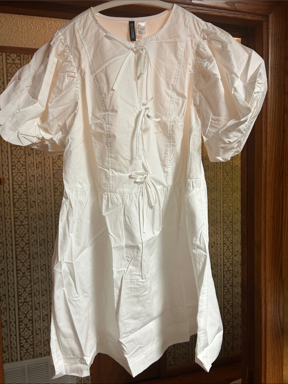 H&M White Mini Dress with Puff Sleeves